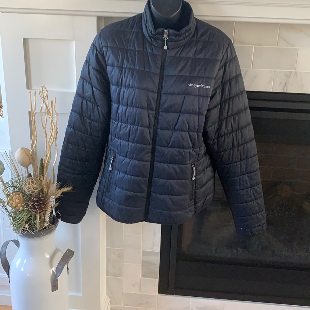 Women’s Vineyard Vines Navy Winter Jacket. Only worn a few times. Medium weight.